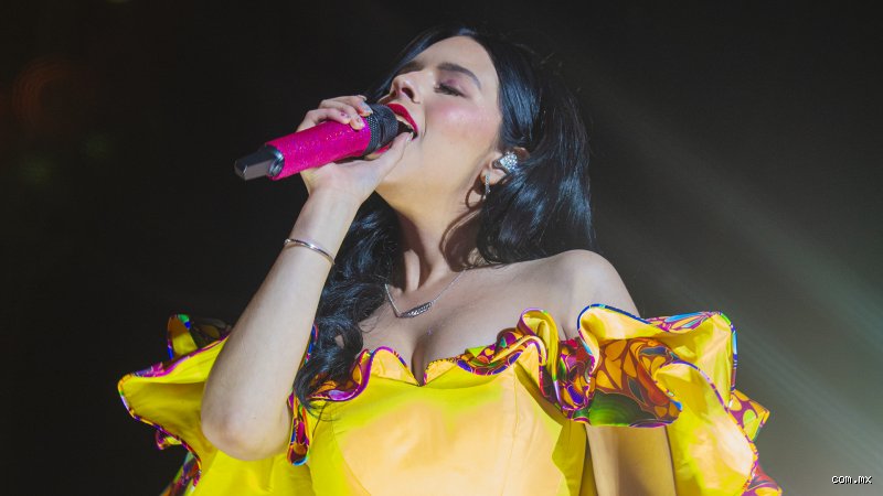 ¿Cuánto gana Ángela Aguilar en un concierto? El millonario imperio detrás de la heredera del regional mexicano