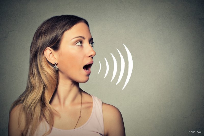 ¿Importa el tono de voz en la comunicacion profesional? La ciencia oculta detras del exito sonoro