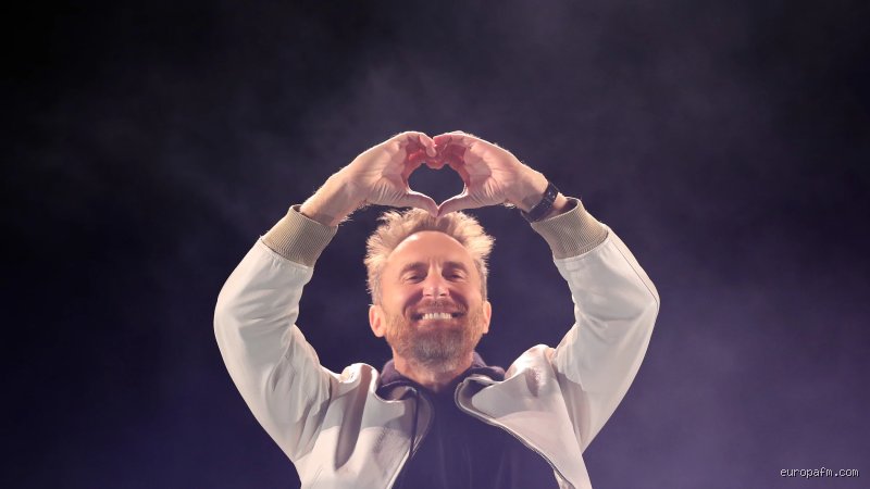 ¿Cuánto cobra David Guetta por minuto? El precio real tras los focos del DJ más influyente del mundo