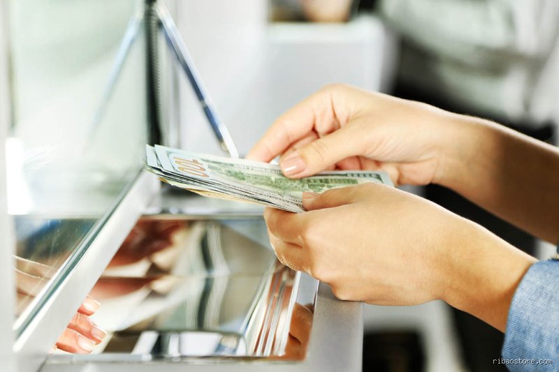 ¿Cuánto dinero en efectivo se considera sospechoso?
