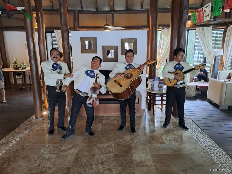 ¿Cuántas canciones toca un mariachi en 45 minutos?