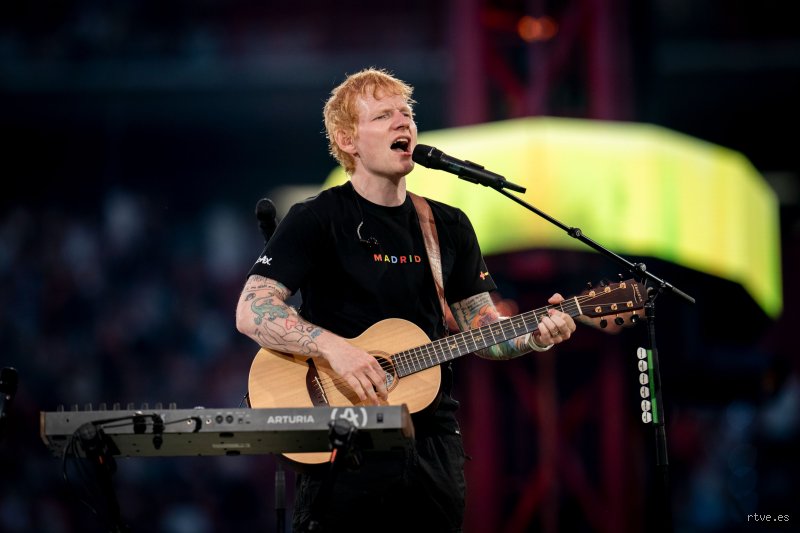 ¿Cuántas horas dura el concierto de Ed Sheeran?
