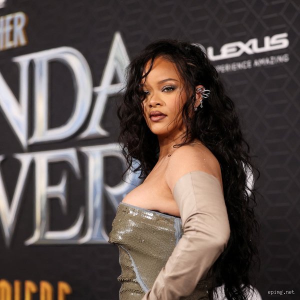 ¿Cuánto cuesta contratar a Rihanna?