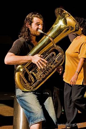 ¿Cuál es el instrumento más grave en una banda?