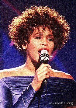 ¿Cuántas octavas cantaba Whitney Houston?