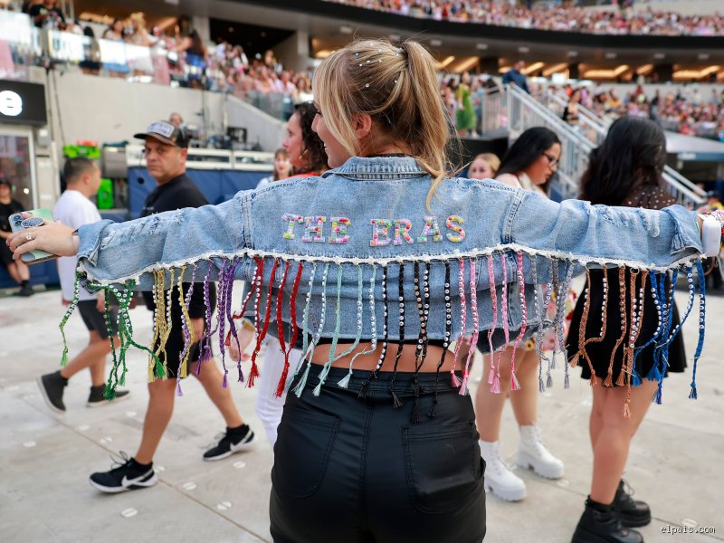 ¿Es mala idea ir vestida de vestido a un concierto?