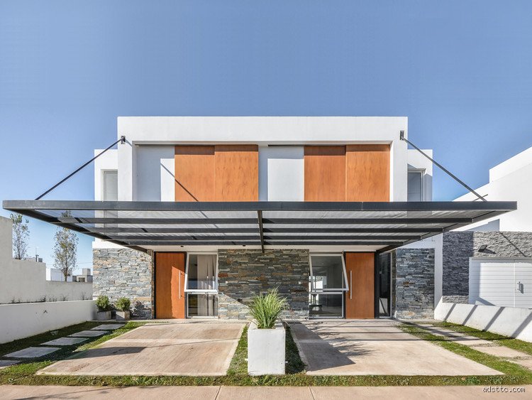 El enigma habitacional resuelto: ¿Cómo funcionan las casas dúplex y por qué transforman el mercado inmobiliario actual?
