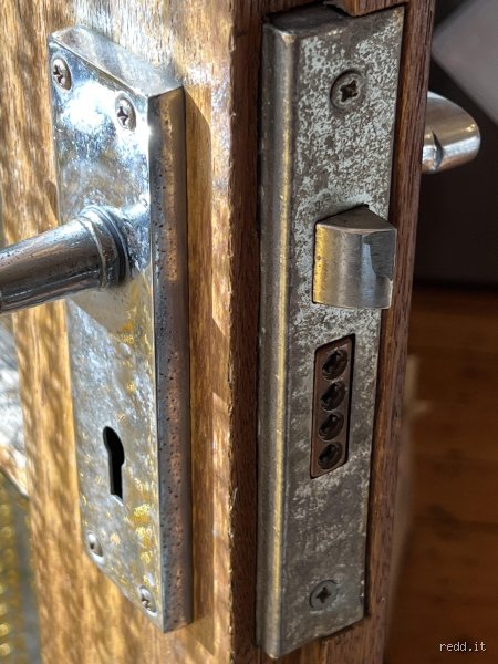 Cómo identificar si tu puerta tiene una cerradura de 3 o 5 palancas para evitar sorpresas con el seguro