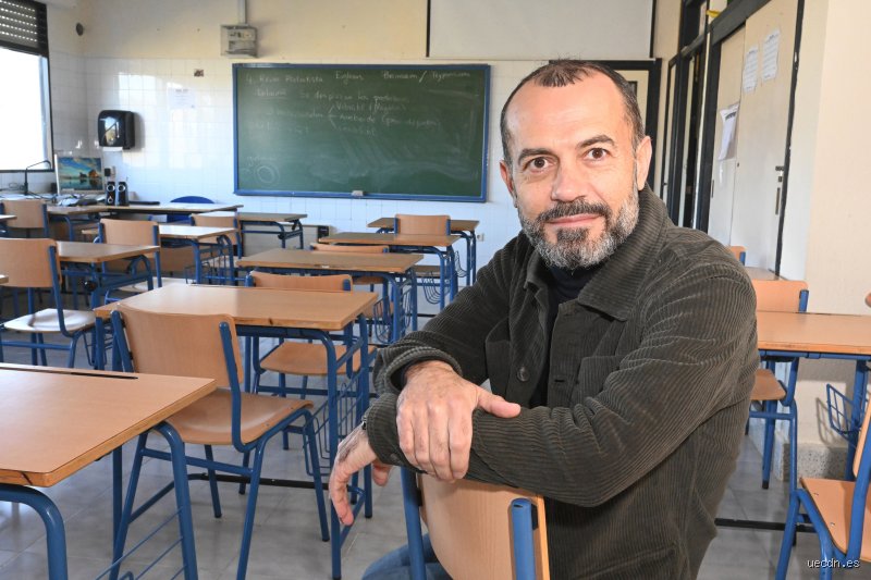 ¿Hay algún profesor de 16 años?