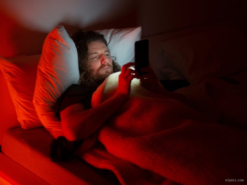 ¿Dormir con luz roja es bueno?