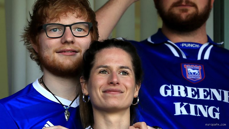 ¿Dónde conoció Ed Sheeran a su mujer?
