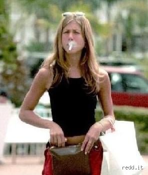 ¿Fuma Jennifer Aniston?