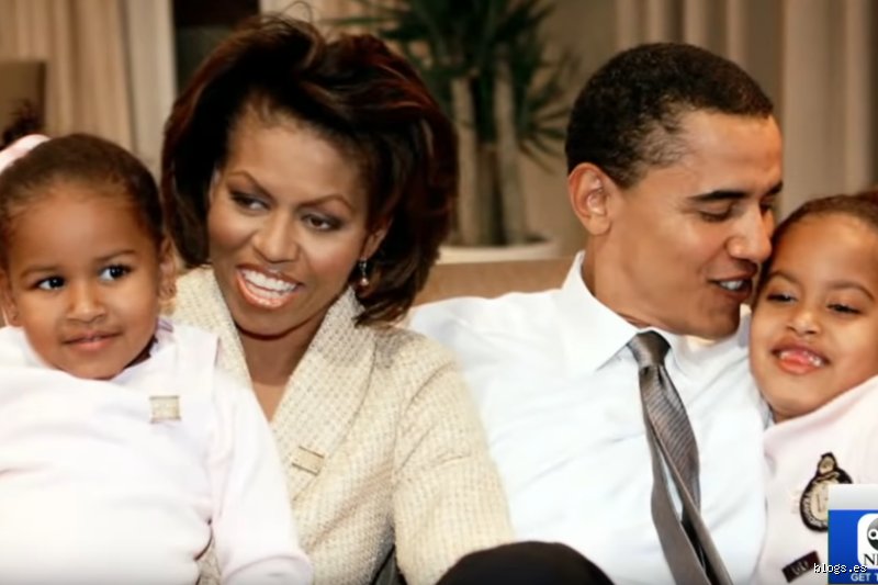 ¿Michelle Obama dio a luz a sus propios hijos?