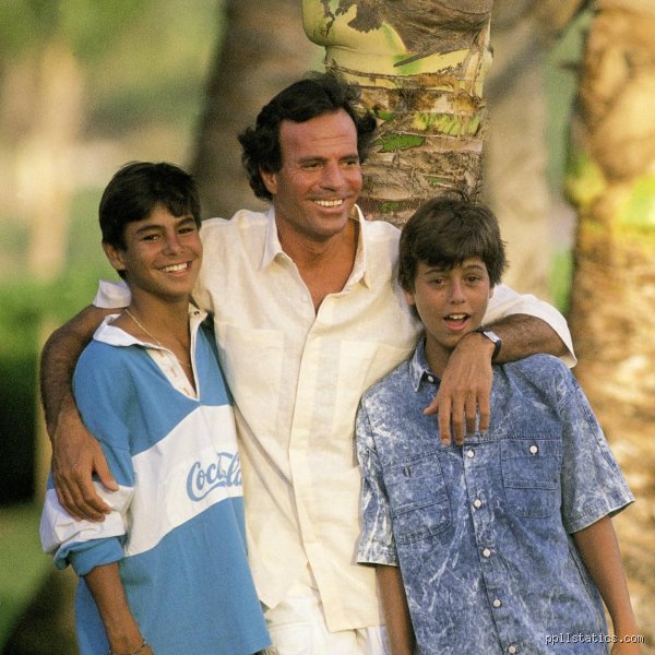 ¿Quién es más rico, Julio Iglesias o Enrique Iglesias?