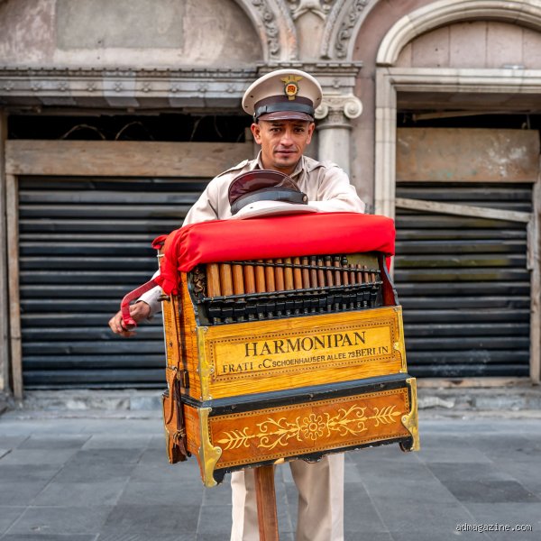 ¿Cómo se llaman los que tocan instrumentos?