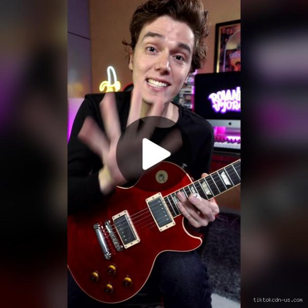 ¿Cuál es la canción que está prohibido tocar en Guitar Center?
