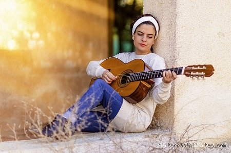 ¿Cuánto tiempo tarda un adulto en aprender a tocar la guitarra?