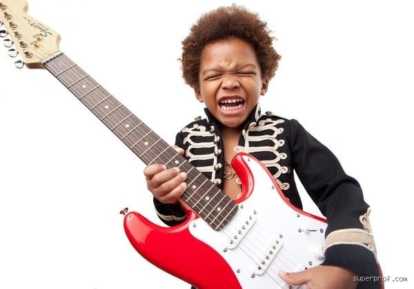 ¿Es suficiente 1 año para aprender a tocar la guitarra?