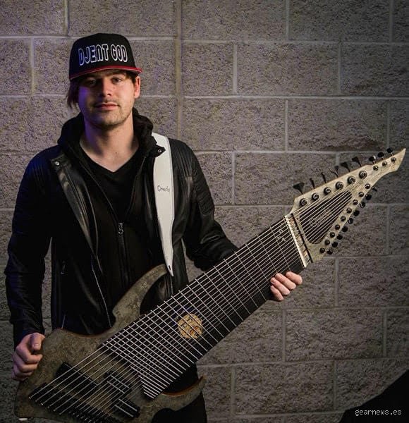 ¿Existe una guitarra de 18 cuerdas?
