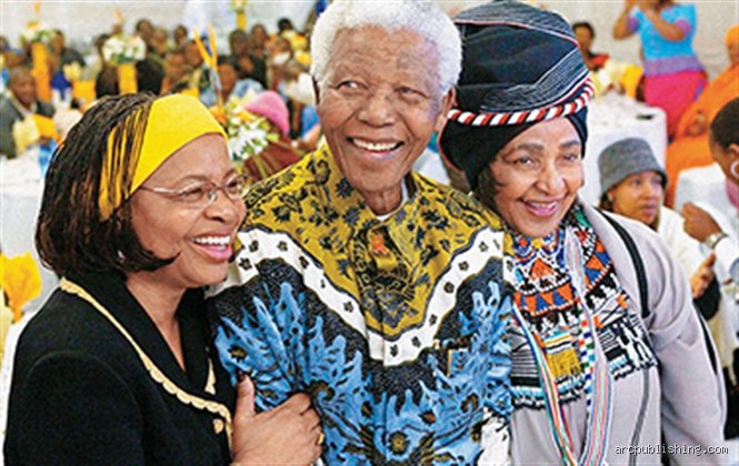 ¿Con cuántas mujeres se casó Mandela?