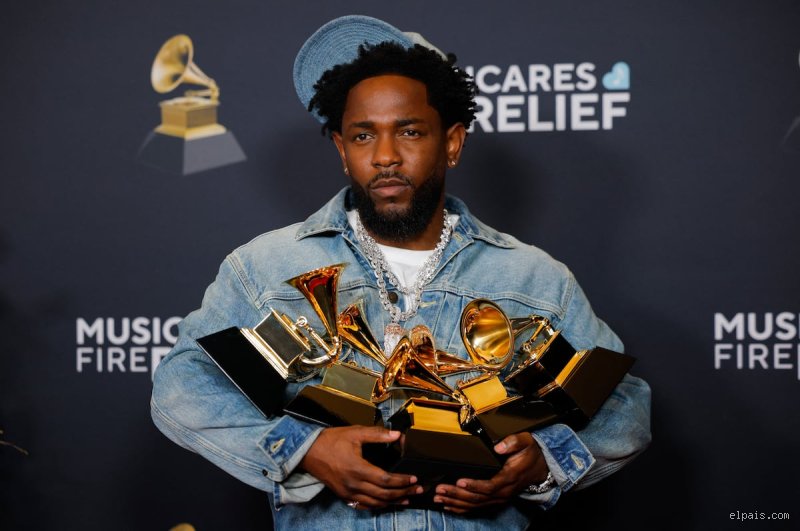 ¿Quién tiene 27 premios Grammy?