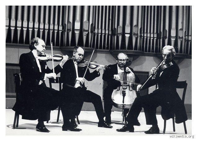 ¿Cómo se llama un grupo formado por cuatro instrumentos?