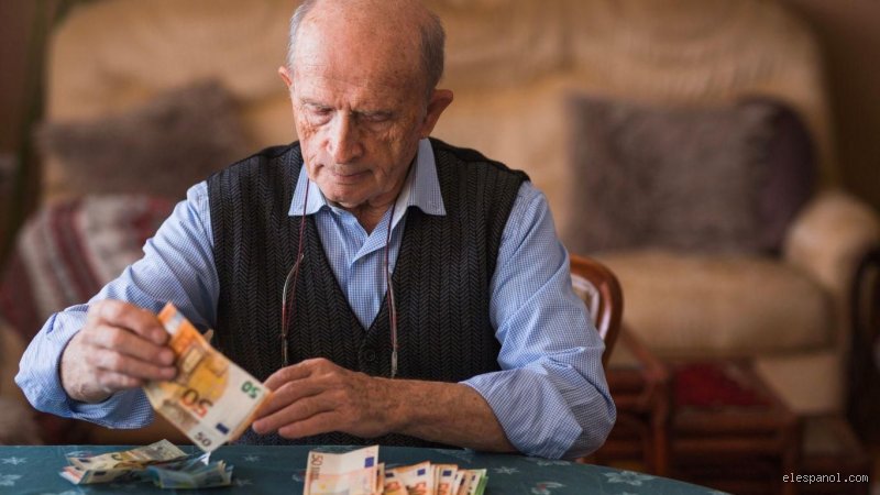¿Puedo retirar dinero de mi pensión antes de cumplir los 55 años?