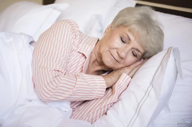 ¿Las personas de 80 años duermen mucho durante el día?