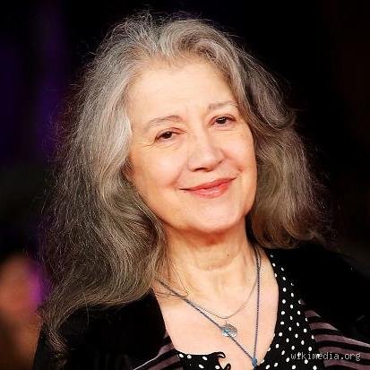 ¿Cuántos idiomas habla Martha Argerich?