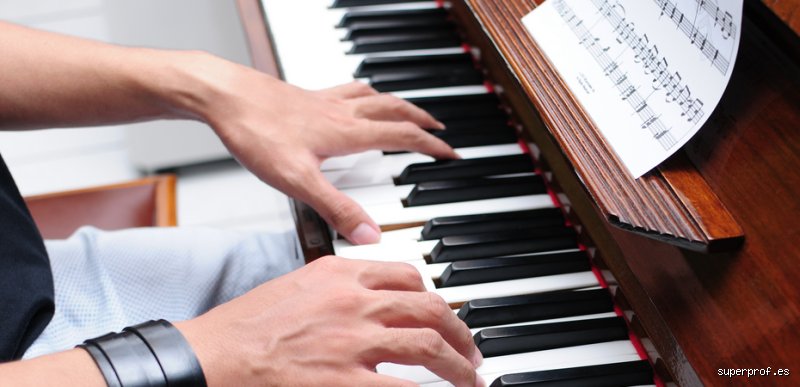¿De verdad puedo aprender a tocar el piano por mi cuenta?