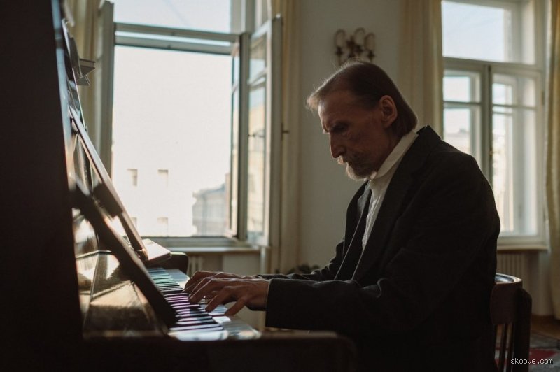 ¿Es demasiado tarde para aprender a tocar el piano a los 70 años?