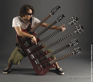 ¿Es más difícil tocar la guitarra de 7 cuerdas?
