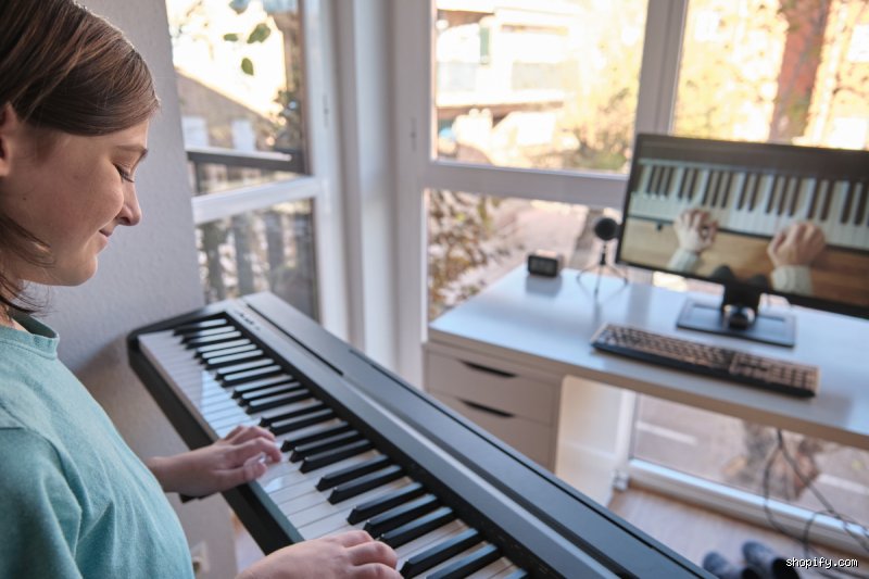 ¿Es posible aprender piano solo?
