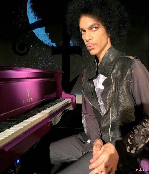 ¿Recibió Prince clases de piano?