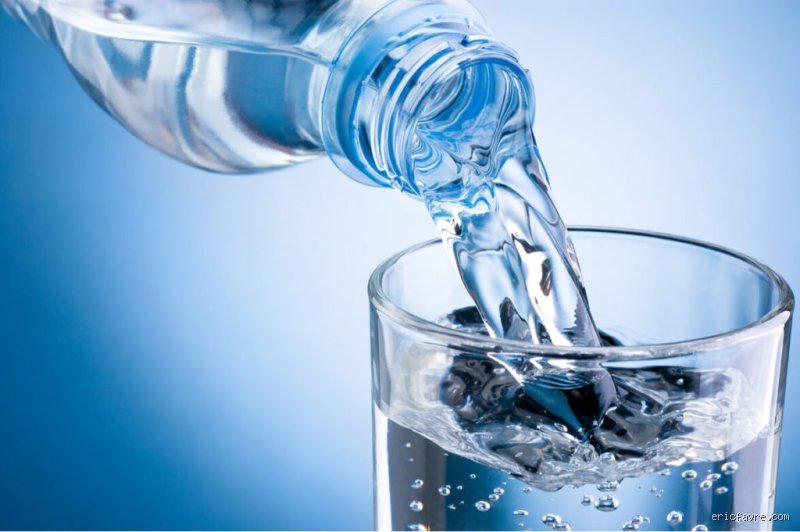¿Beber agua ayuda a eliminar las drogas del organismo?