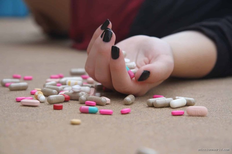 ¿Cuál es la diferencia entre drogadicto y adicto?