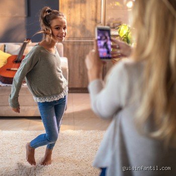 ¿Debería permitirse a los niños usar las redes sociales?