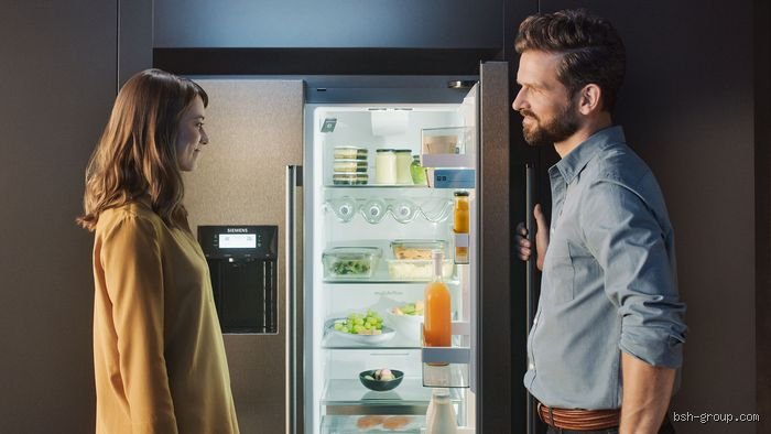 ¿Cuántos decibelios emite un refrigerador?