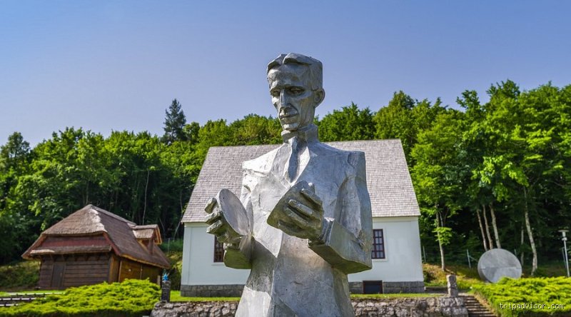 ¿Dormuyó Nikola Tesla dos horas?