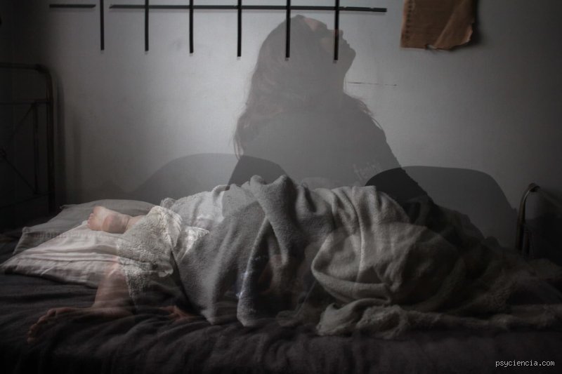 ¿Estar acostado en la cama despierto cuenta como dormir?