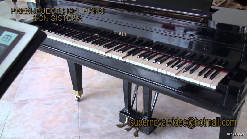 ¿Puede un piano tocar solo?