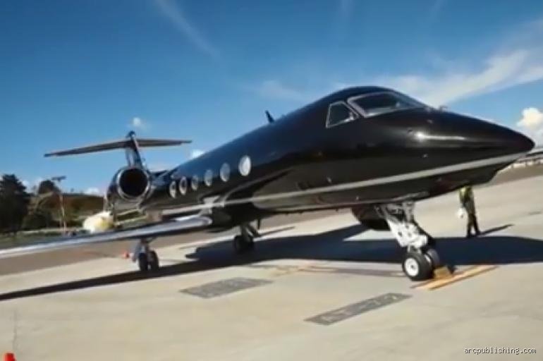 ¿Cuánto vale la avióneta de Maluma?